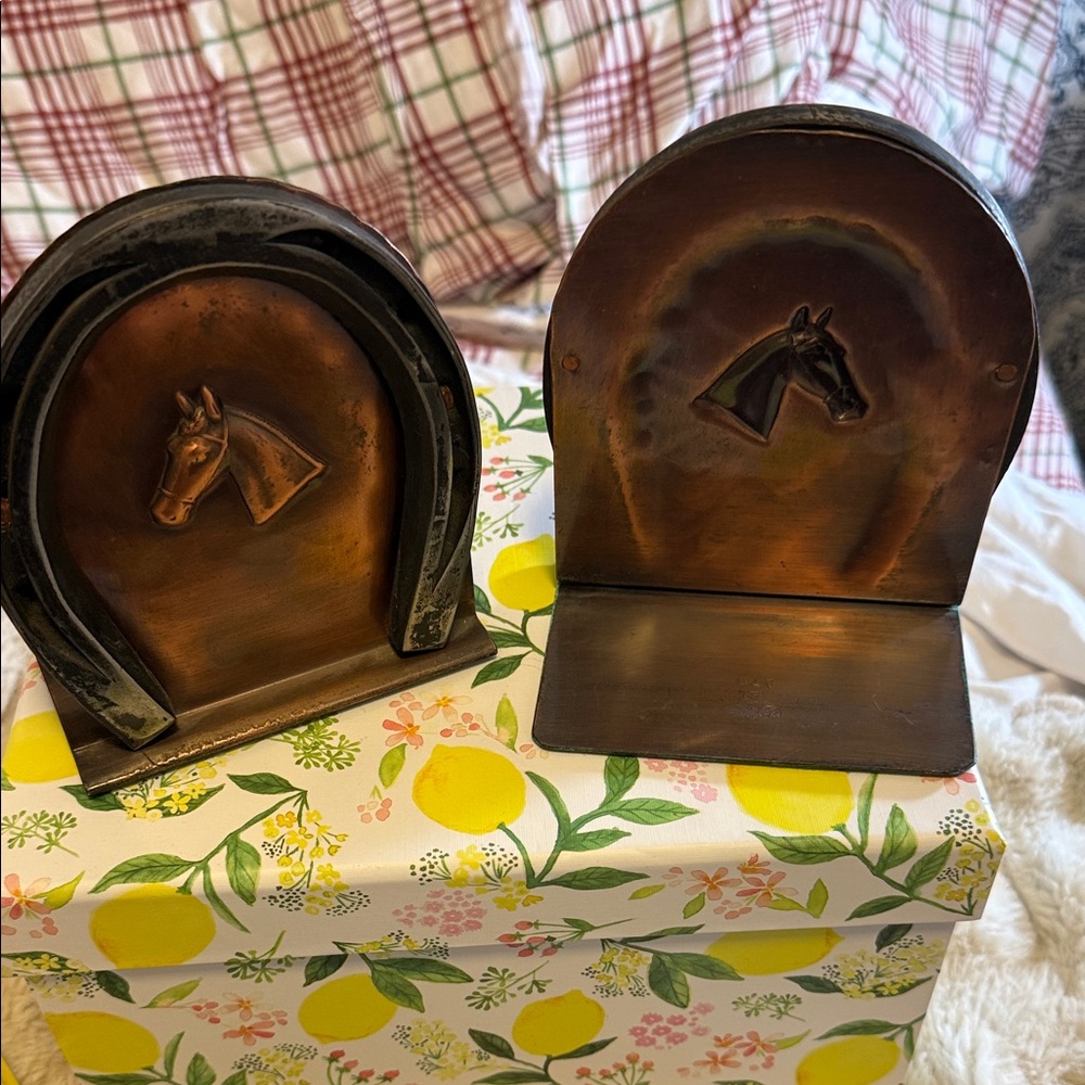 Vintage Copper Horse Head Bookends - Rustic Equestrian Decor
